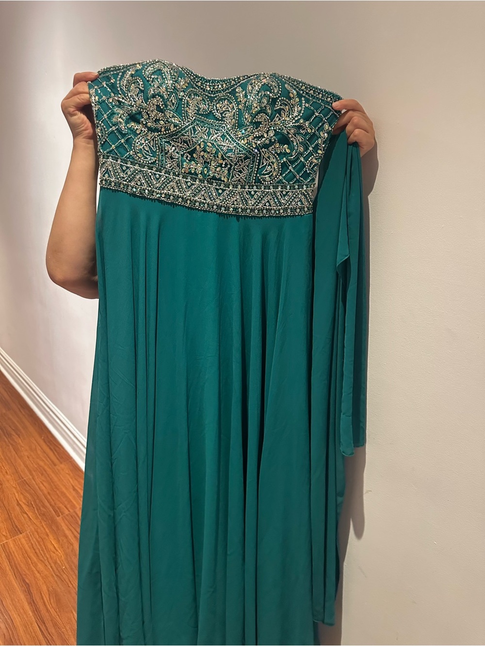 Evening gown - Picture 6 of 8
